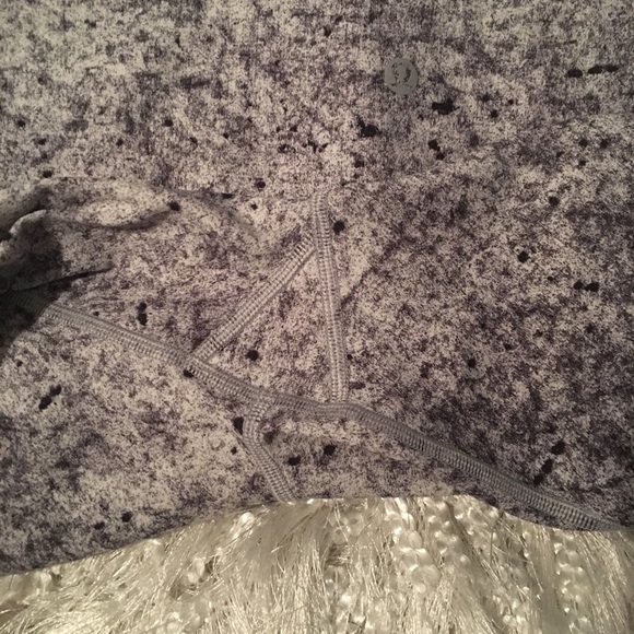 Lululemon Wunder Under crops size 6 NWOT - Picture 3 of 5